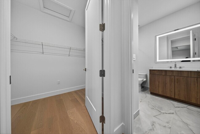 Building Photo - 9361 Sunflower Mdw Rd