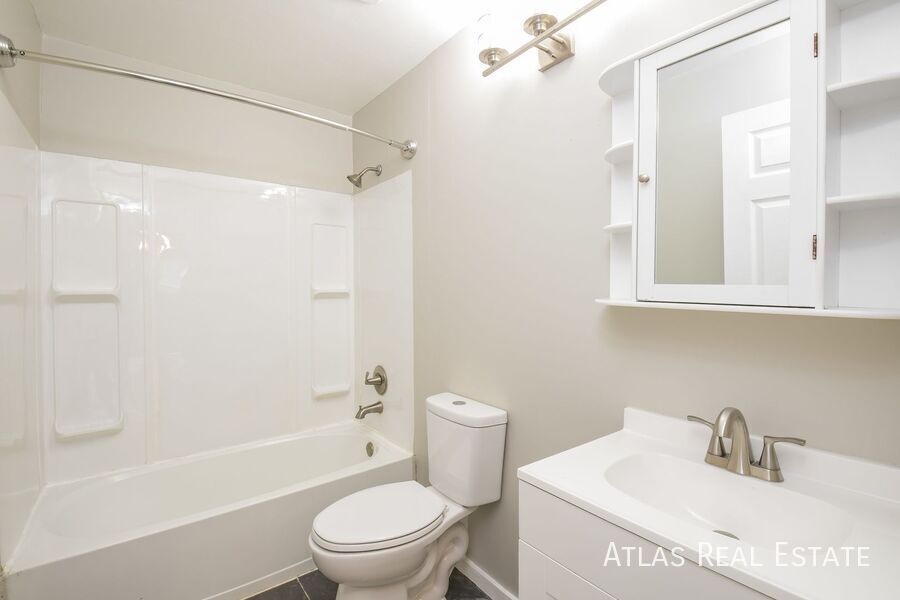 Building Photo - 13312 Ash Cir