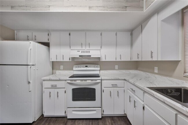 Building Photo - 5513 Karan Ct