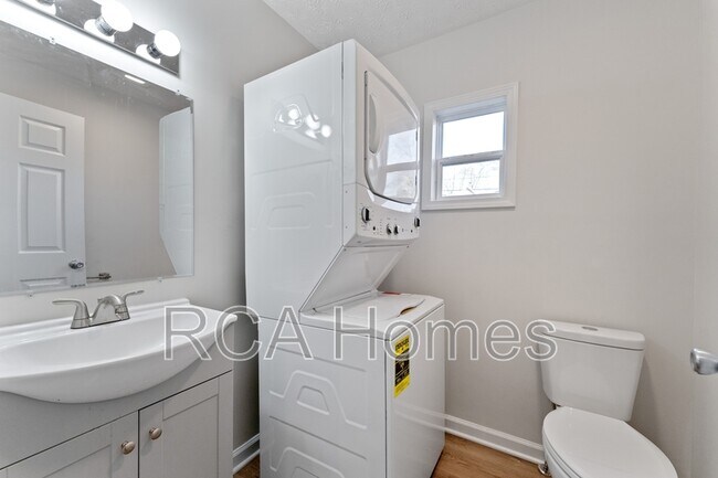 Building Photo - 21 N Gray St