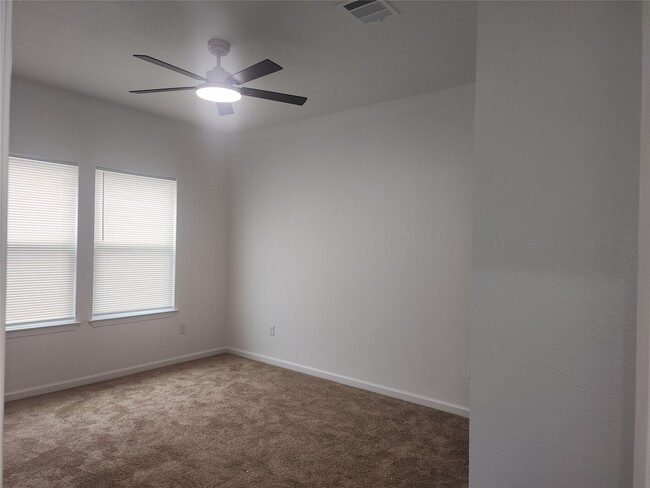 Building Photo - 6719 Roanoke St