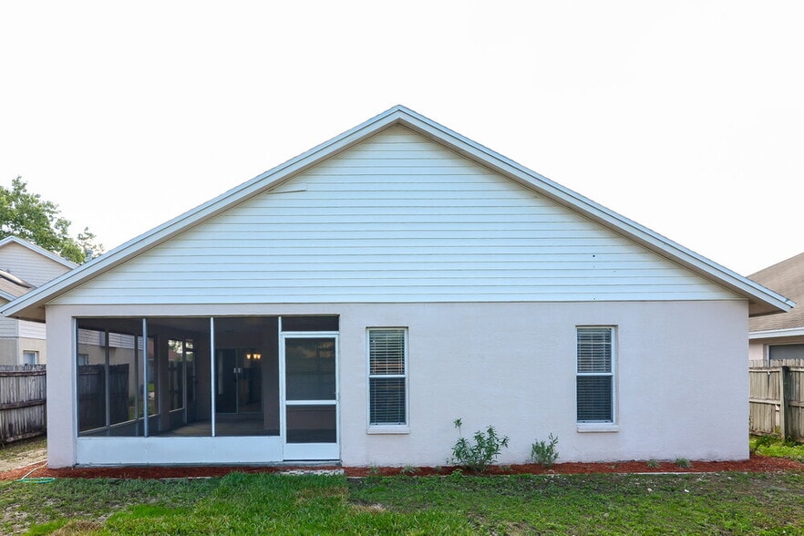 Building Photo - 1538 Scotch Pine Dr