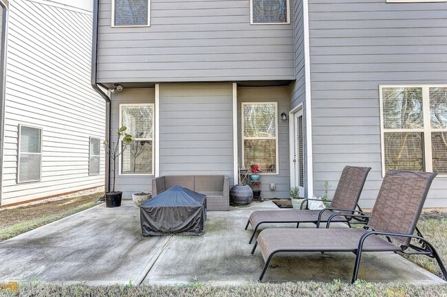 Building Photo - 2245 Black Pebble Cir