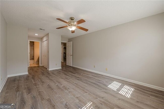 Building Photo - 6034 Coventry Cir