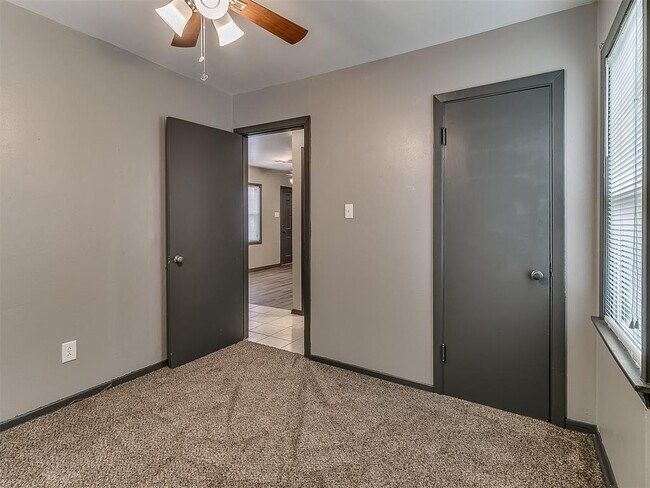 Building Photo - 4209 NE 19th St