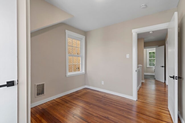 Building Photo - 349 Ridgewood Ave