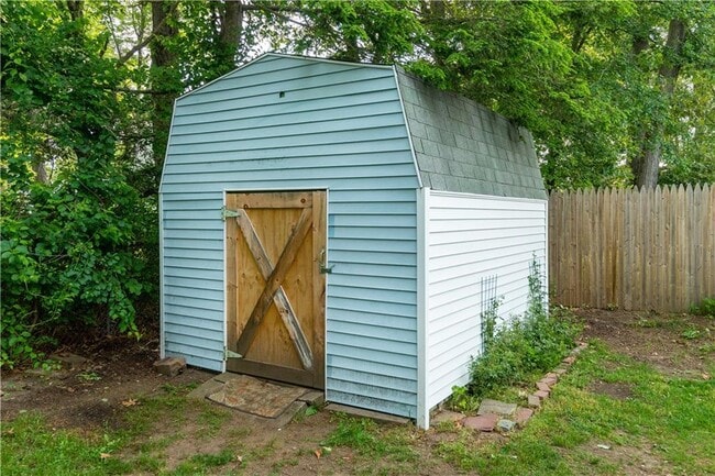 Building Photo - 135 S Pierce Rd