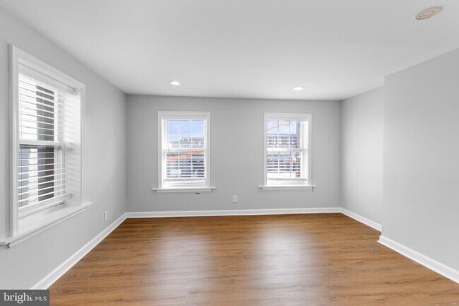Building Photo - 1428 Hope St