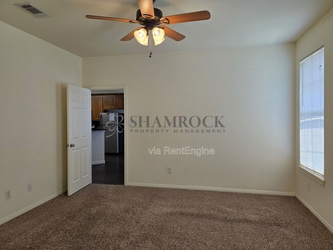 Building Photo - 3068 Clydesdale Way