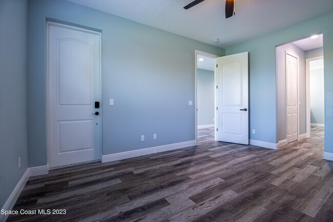 Building Photo - 2106 Madden Ave