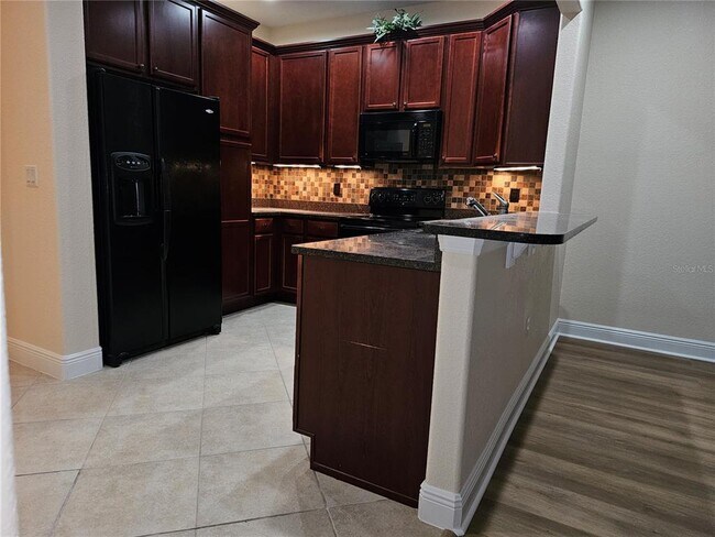 Building Photo - 13218 Fountainbleau Dr