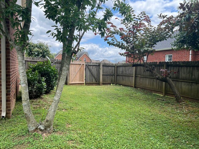 Building Photo - 2627 Isaiah Dr