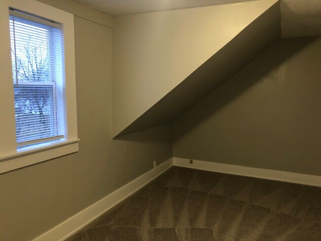 Upper level bedroom 3 - 35212 Palmer Rd