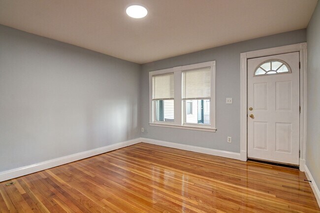 Building Photo - 88 Old Colony Ave