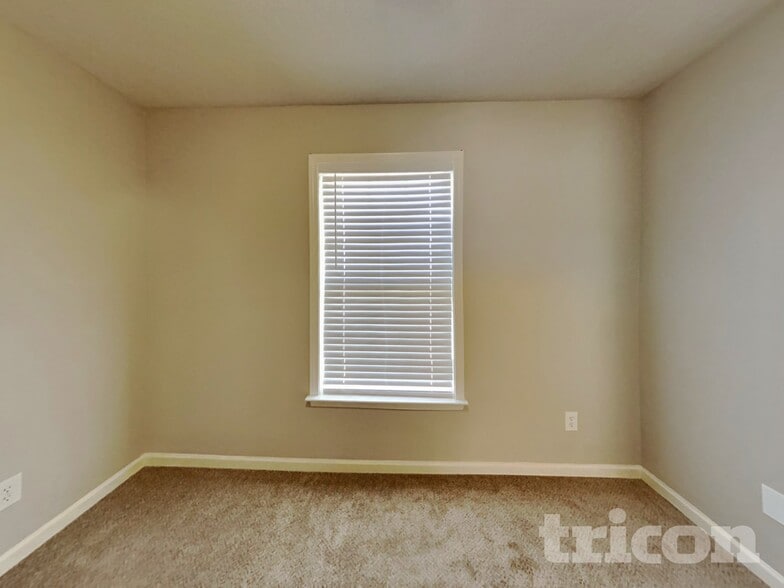 Building Photo - 303 Collingwood Ln