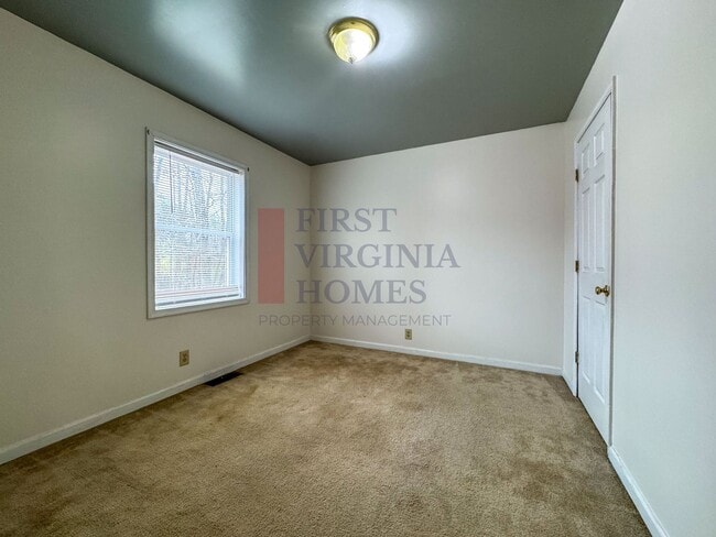 Building Photo - 3Bedroom/2Bath Home with High-Speed Firefly Internet