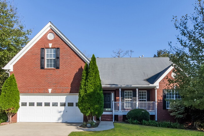 Building Photo - 670 Chapel Hill Dr SE