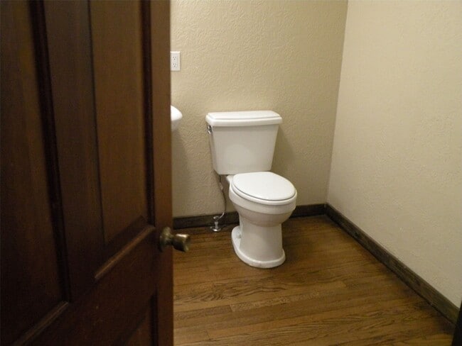 Building Photo - 319 N Hunt St