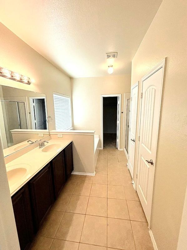 Building Photo - 9717 Sand Trap Dr
