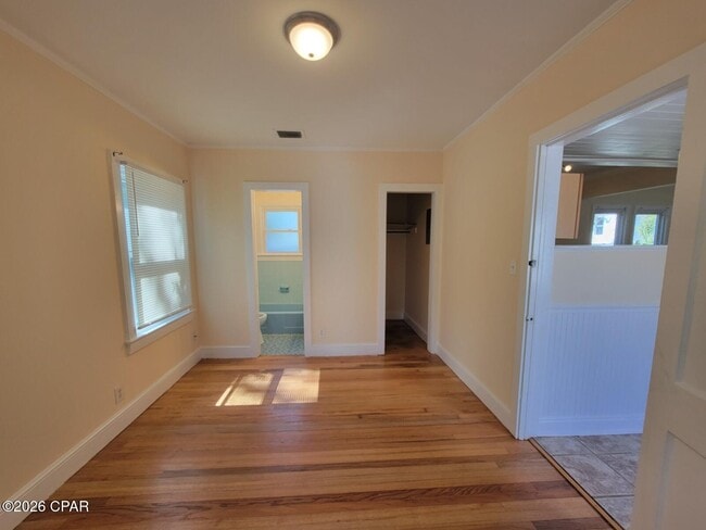 Building Photo - 131 Allen Ave