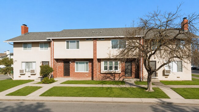 Building Photo - 8550 Acapulco Way