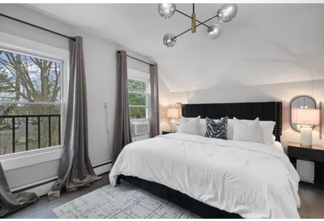 Building Photo - 50 Howe St