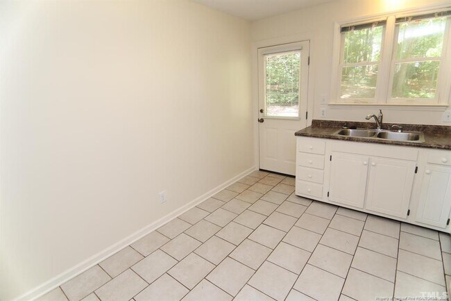 Building Photo - 6114 Deerwood Pl