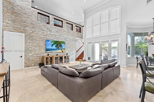 Building Photo - 8948 Pinebrook Ct