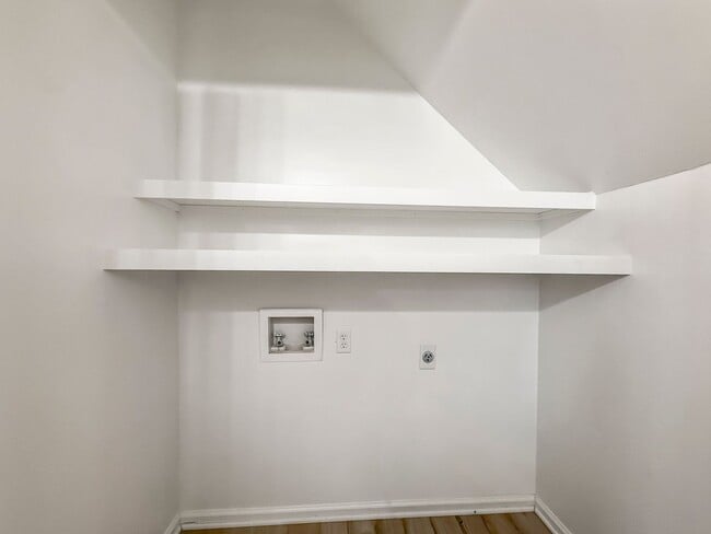 Building Photo - Spacious 3BR 2 BA Home with Wooden Deck in Wake Forest