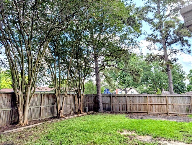 Building Photo - 12214 Meadow Berry Dr