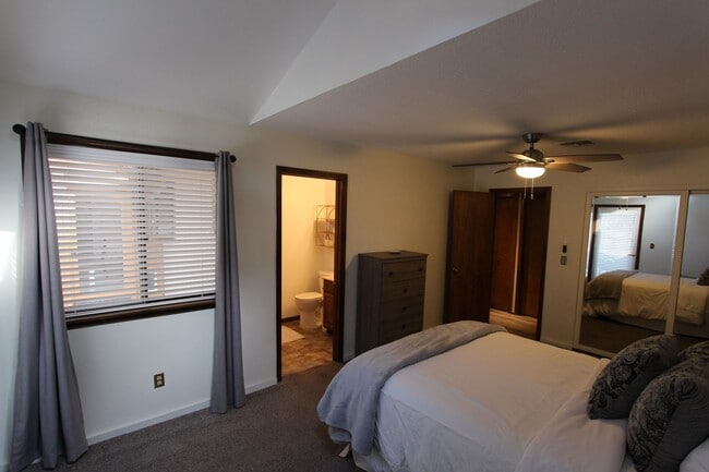 Building Photo - Fully Furnished 4-Bed Home in Kachina Village with Bonus Rec Room