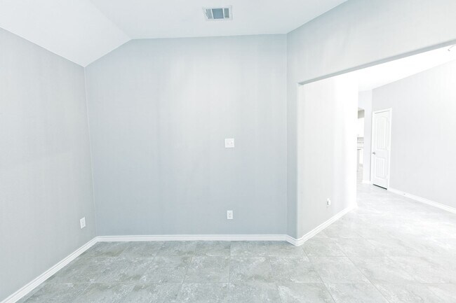 Building Photo - 3 bed plus home office for Lease