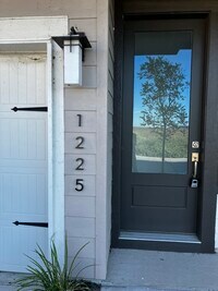 Building Photo - 1225 Marc Pl