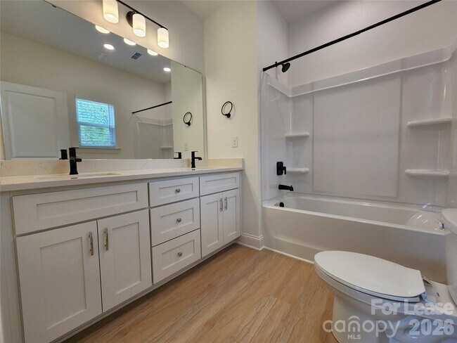 Building Photo - 1021 Jerome St