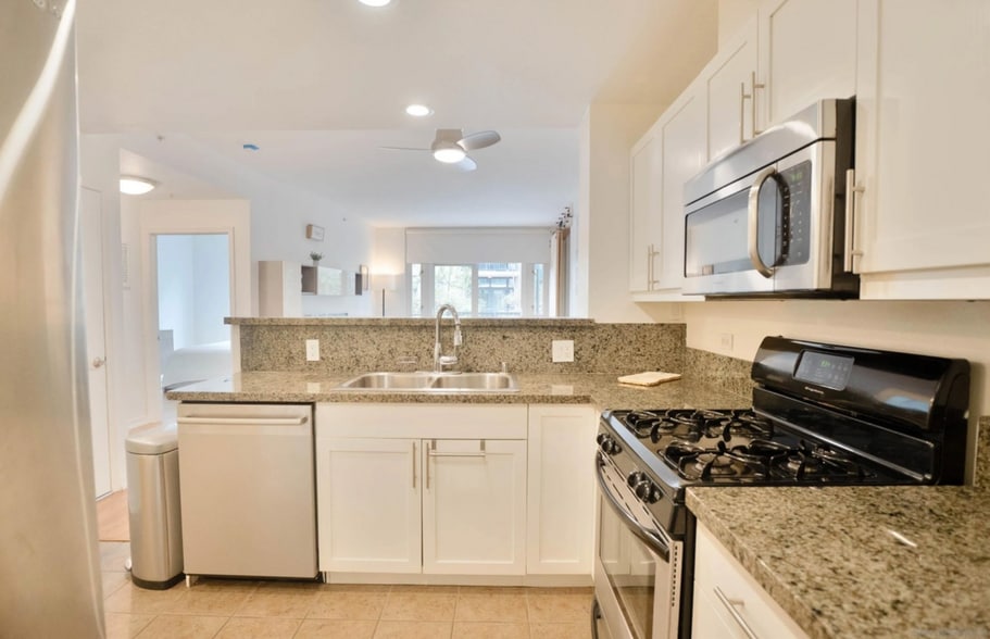 Building Photo - 530 K St