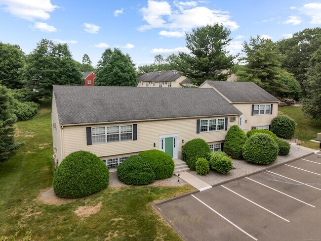 Building Photo - 28 Brantwood Dr