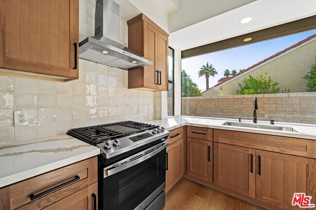 Building Photo - 70895 Ironwood Dr