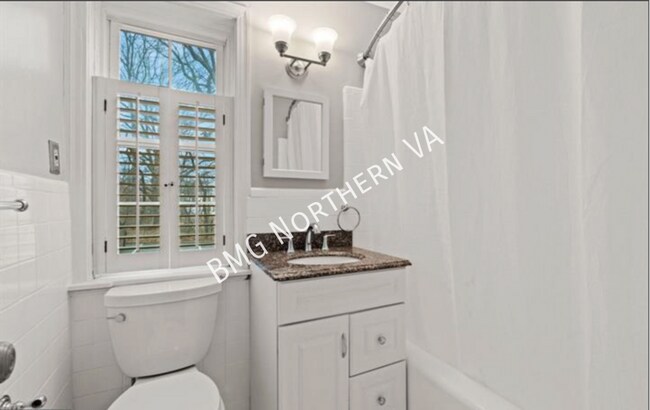 Building Photo - 2509 Arlington Blvd