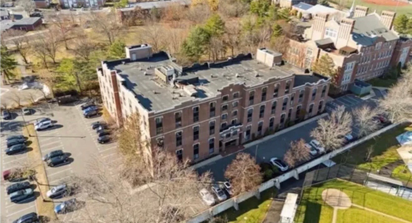 Building Photo - 30 Daniels St