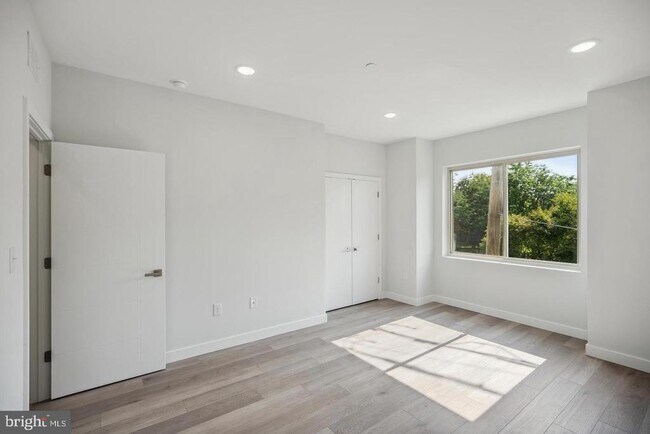 Building Photo - 2212 N Marshall St