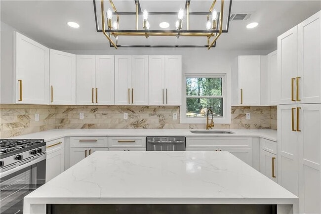 Building Photo - 2358 Tilson Rd