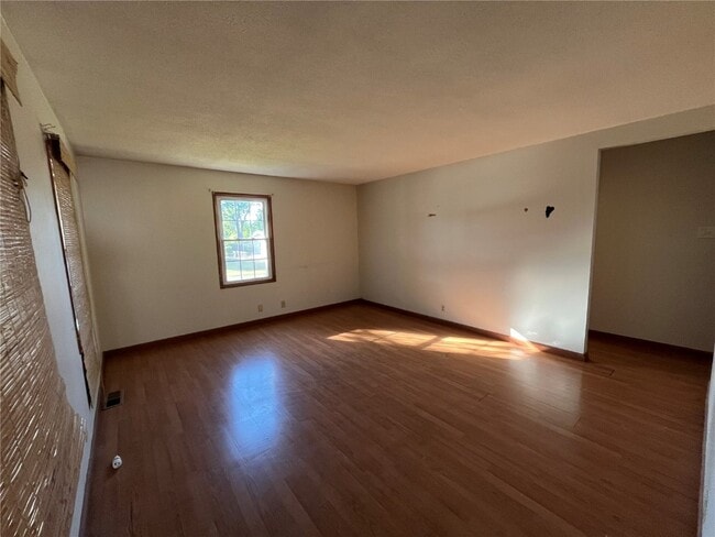 Building Photo - 1705 Derhake Rd