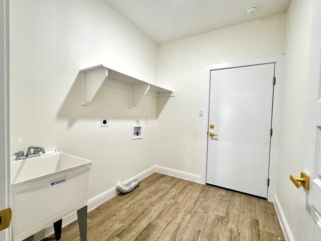 Building Photo - 1405 Eagles Ln