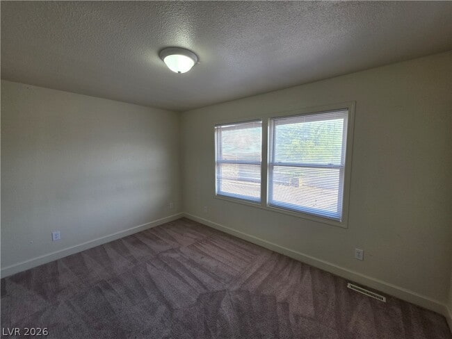 Building Photo - 1590 Mustang Dr