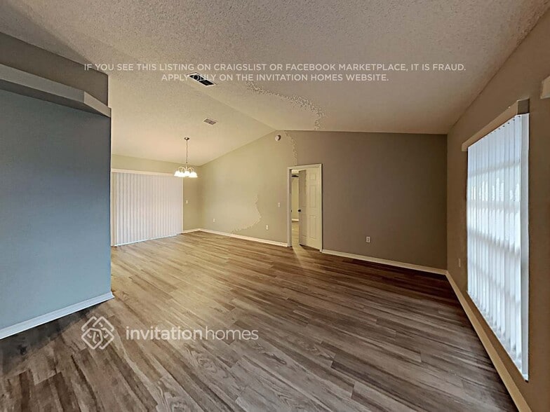 Building Photo - 5517 Highlands Vue Ln