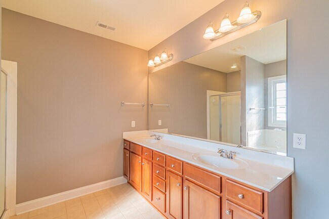 Building Photo - Stunning home in Baxter Village