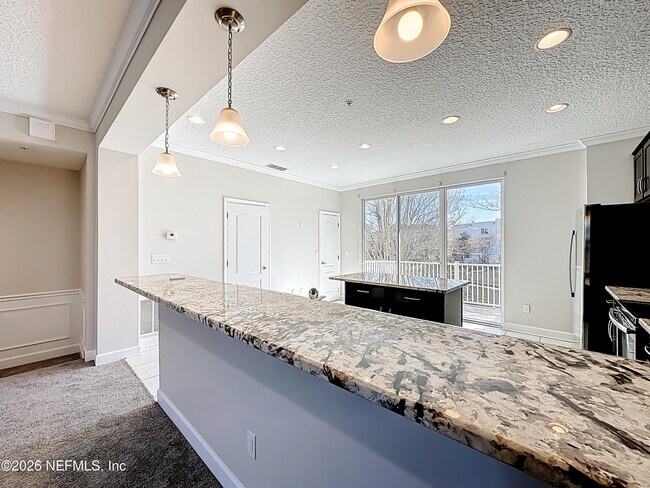 Building Photo - 4320 Ellipse Dr