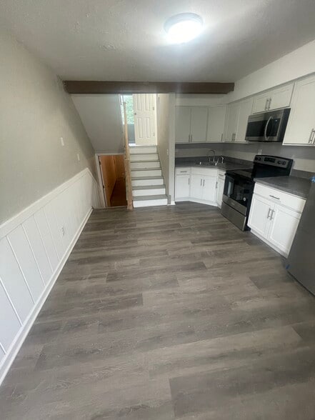 Kitchen - 8895 N Swan Rd