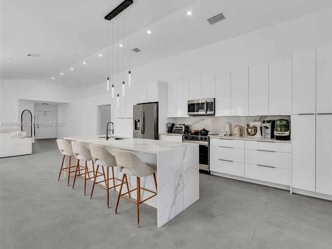 Building Photo - 4962 SW 32nd Way