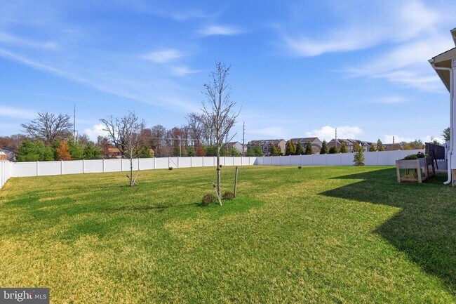 Building Photo - 6702 Savannah Dr